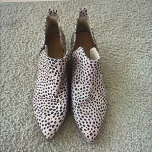 Universal Thread Pink and Black Heeled Boots